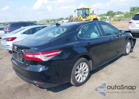 2020 Toyota Camry Le из США, поврежденный, VIN 4T1C11AKXLU365598
